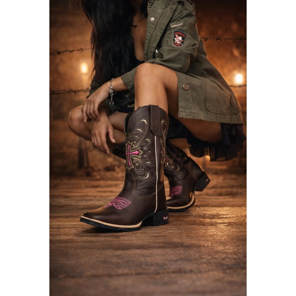 Bota Texana Feminina Couro Legítimo - Bico Quadrado Cruz Rosa